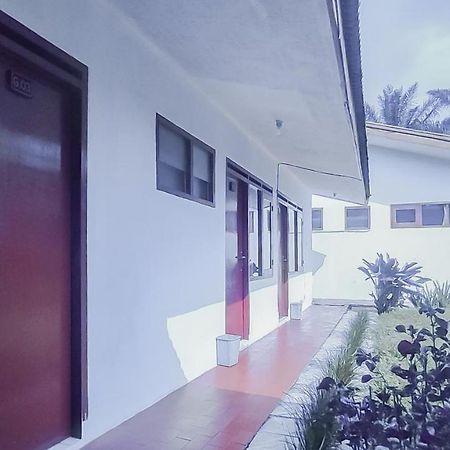 Burangrang Village Mitra Reddoorz Богор Екстериор снимка